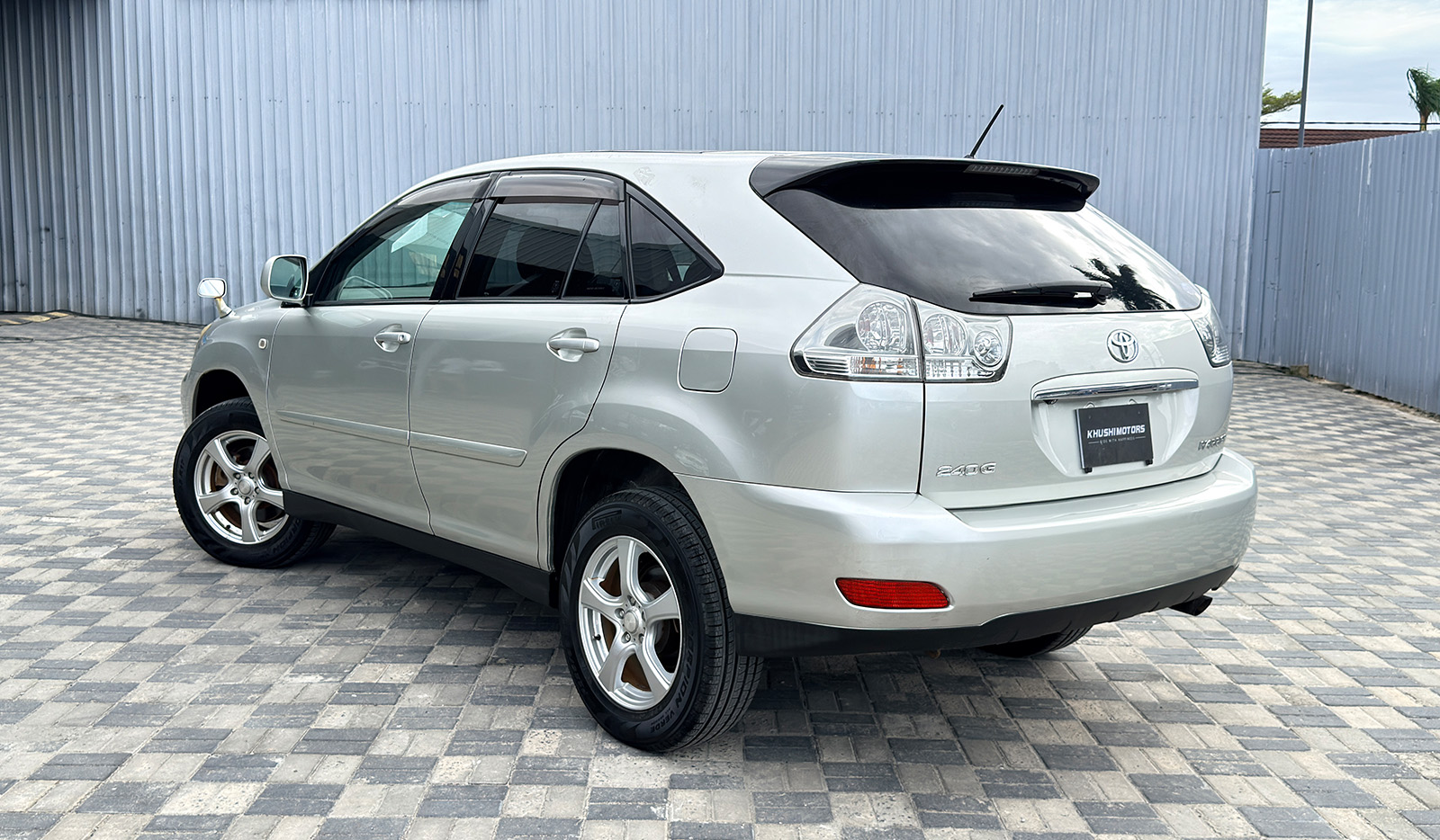 Thumbnail 4