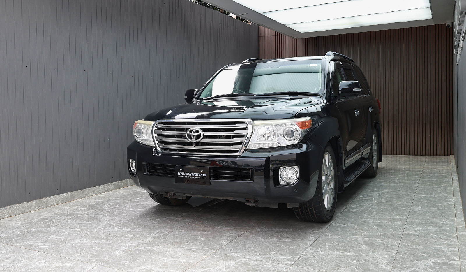 Toyota Land Cruiser 200 ZX - Image 1
