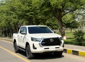 Toyota Hilux Double Cab V - Image 1