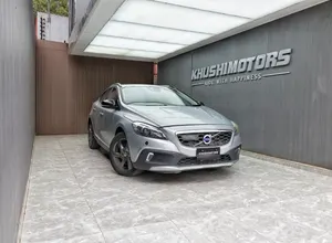 Volvo V40 Cross Country - Image 1