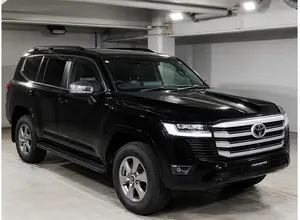 Toyota Land Cruiser 300 VX - Image 1